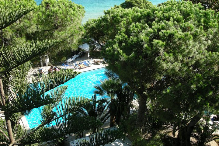 Hotel with Pool