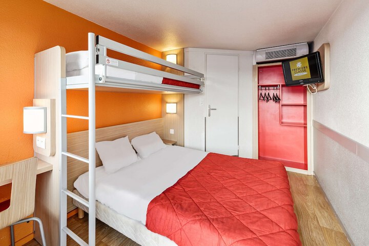 Room 8 of 36