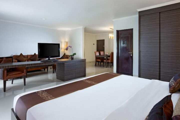 Room 8 of 39
