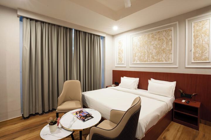 Room 3 of 27