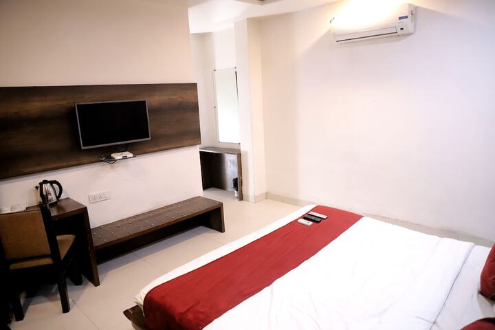Room 12 of 26