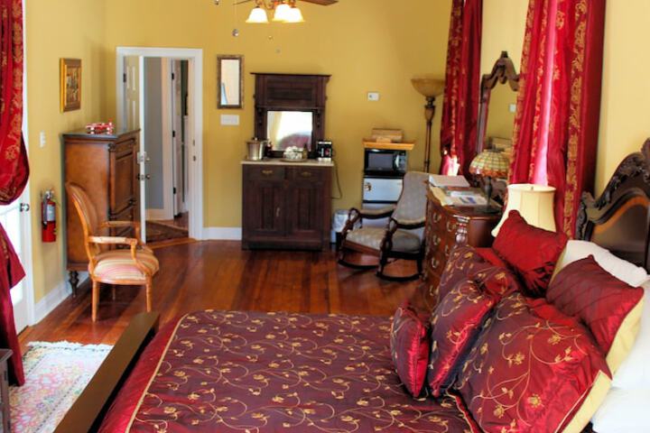 Room 27 of 123
