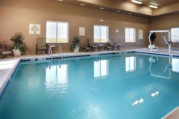 Pool 31 of 39