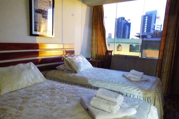 Room 4 of 27