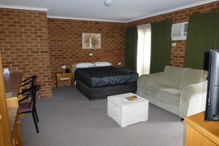 Room 7 of 63
