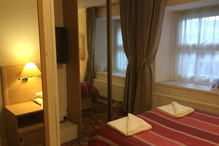 Room 71 of 170