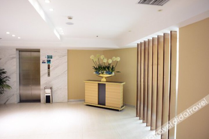 Shanghai Lanshu Wisdom Hotel (Jinshan Bailian Branch)