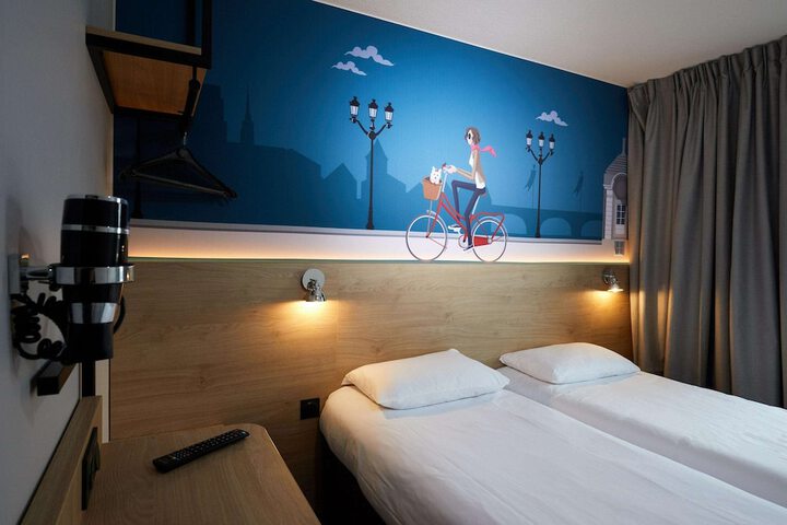 Room 15 of 52