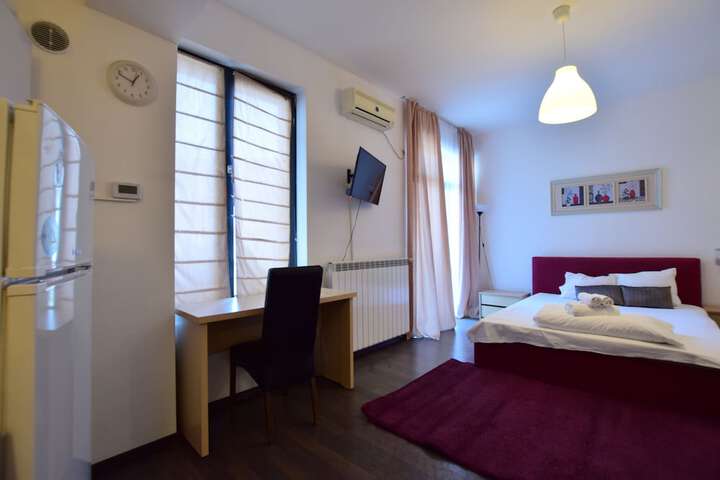 Room 83 of 139