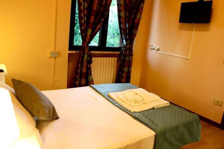 Room 28 of 50
