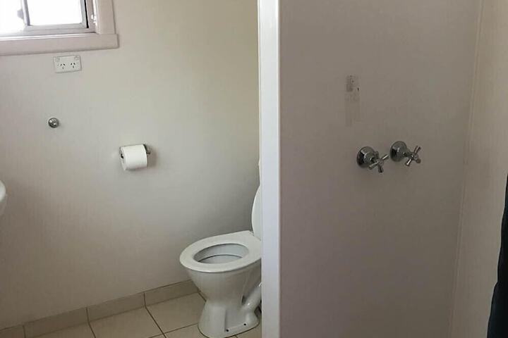 Room 27 of 35