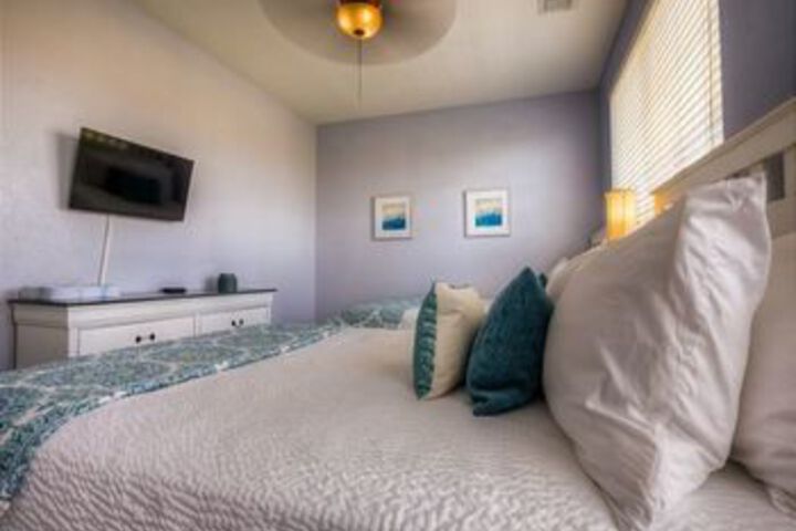 Room 13 of 23
