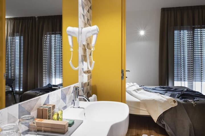 Room 21 of 39