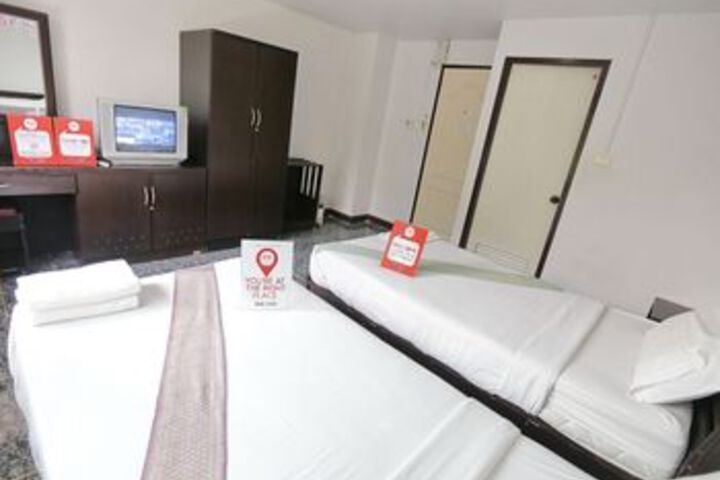 Room 11 of 20