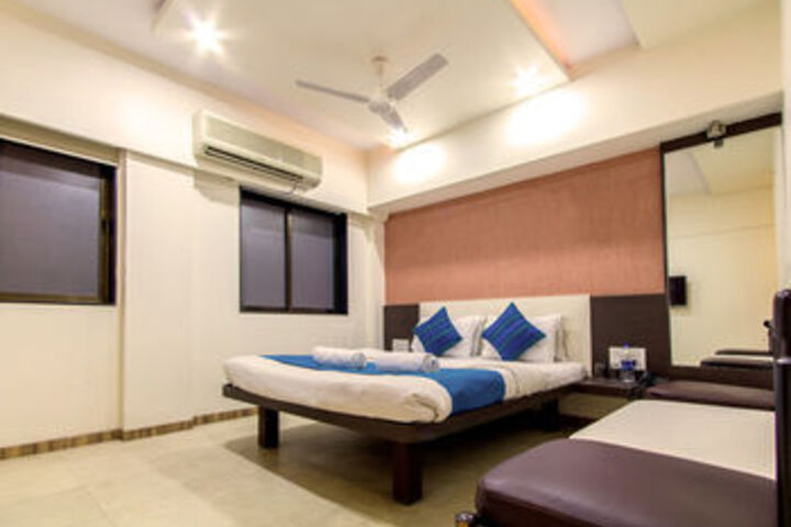 Room 2 of 18