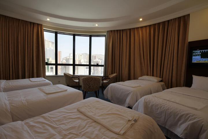 Room 1 of 7