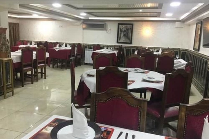 Dining 17 of 24