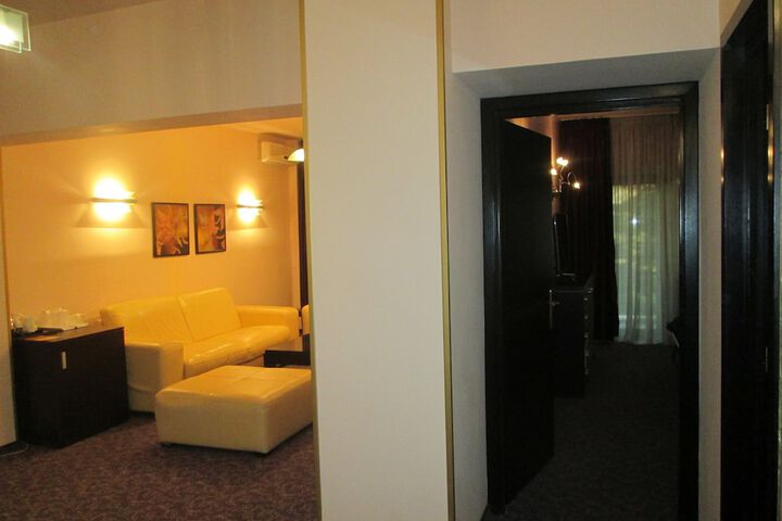 Room 12 of 75