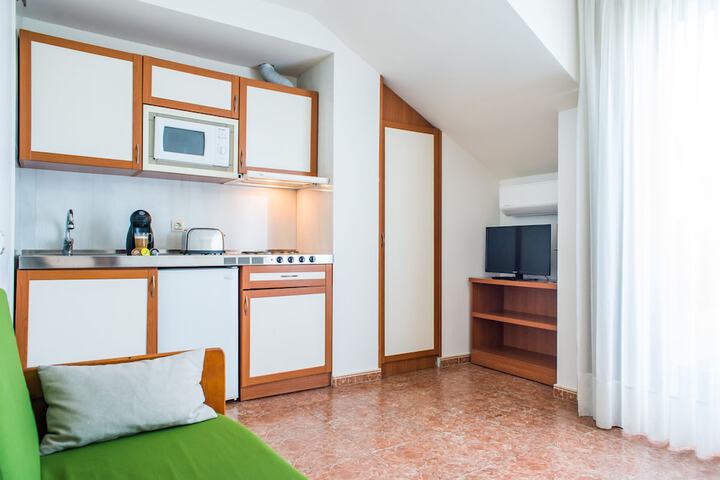 Private kitchenette