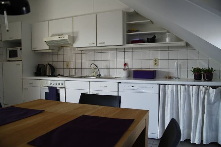 Room 3 of 6