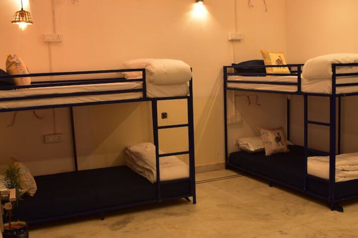 Room 7 of 38