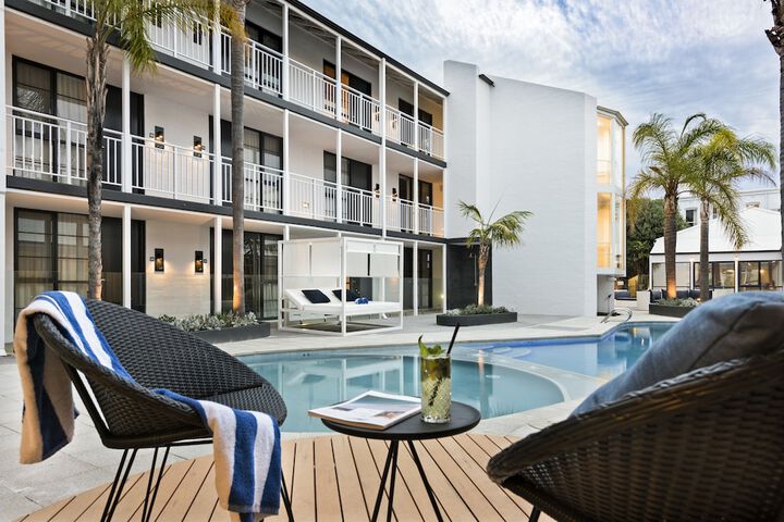Pool Hotel
