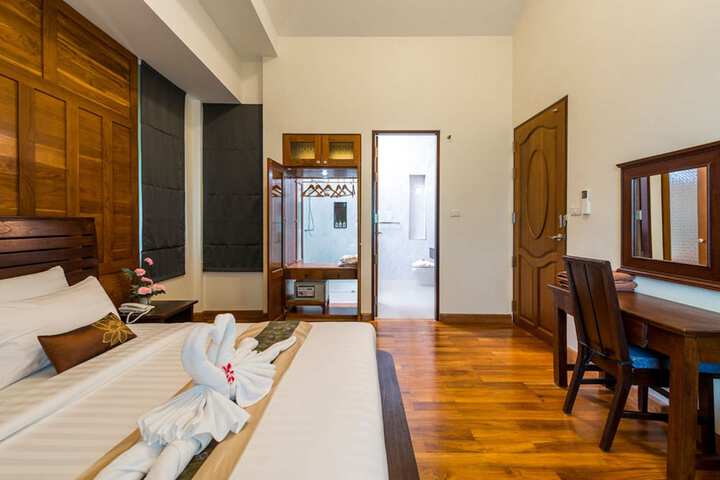 Room 10 of 140
