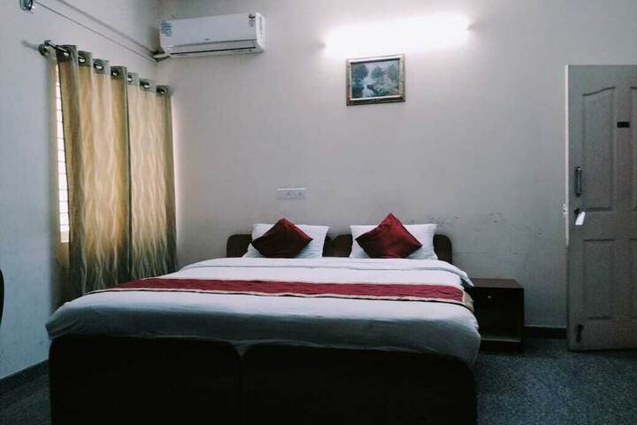 Room 13 of 17