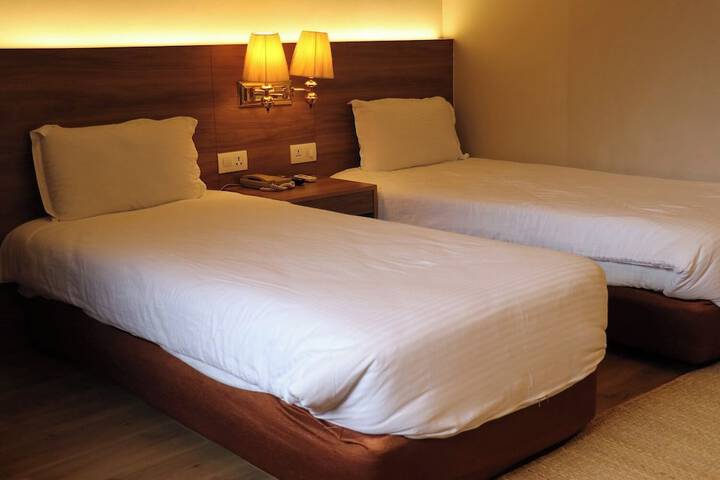 Room 7 of 27