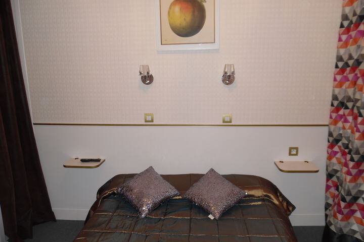 Room 7 of 27
