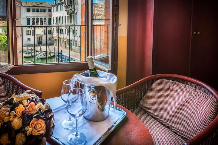 Room amenity