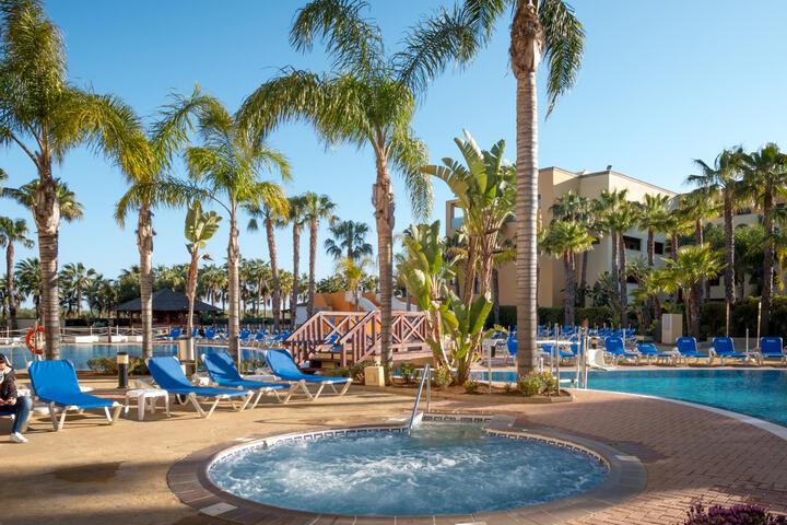 Pools & Facilities