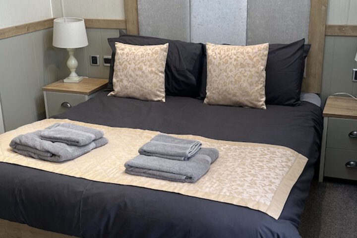 Room 4 of 14