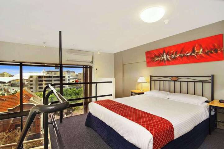 Room 10 of 37