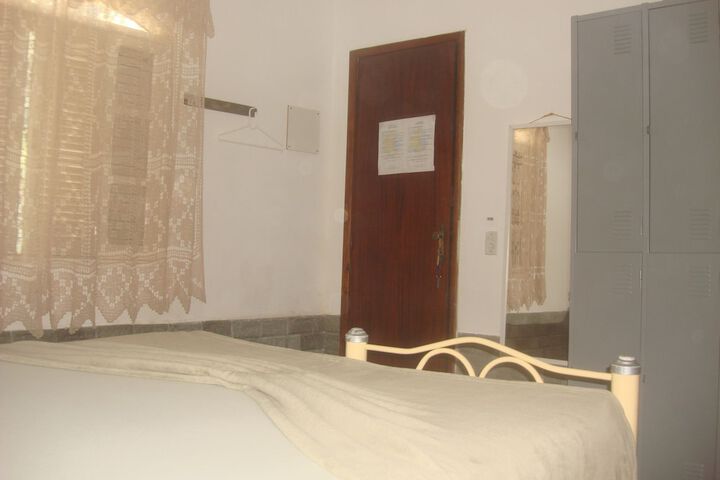 Room 21 of 76