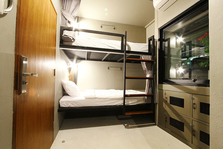 Room 10 of 60