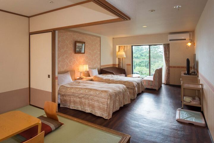 Room 9 of 39