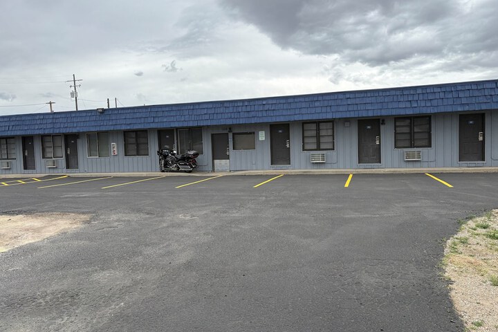 Exterior of Sage & Sand Motel