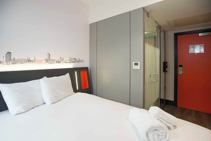 Room 26 of 59