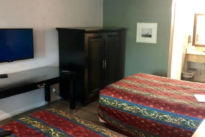 Room 2 of 11