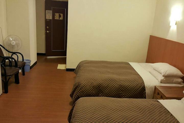 Room 8 of 22
