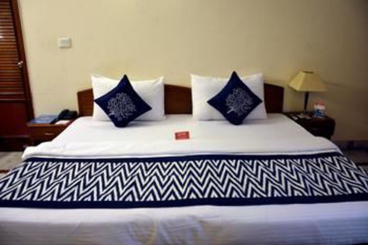 Room 12 of 19