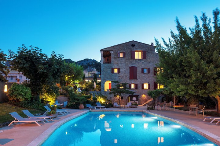 Pools & Facilities
