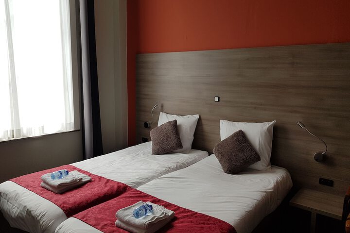 Room 5 of 64