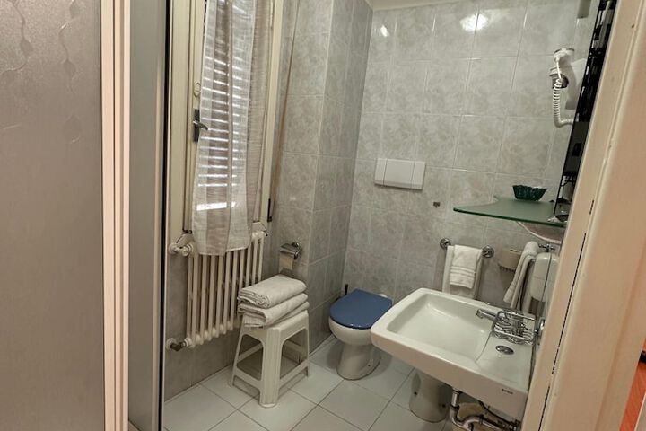 Room 14 of 51