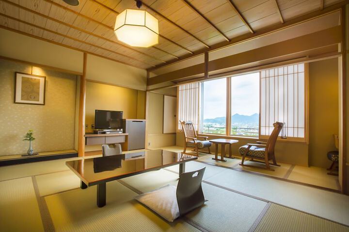 Room 25 of 107