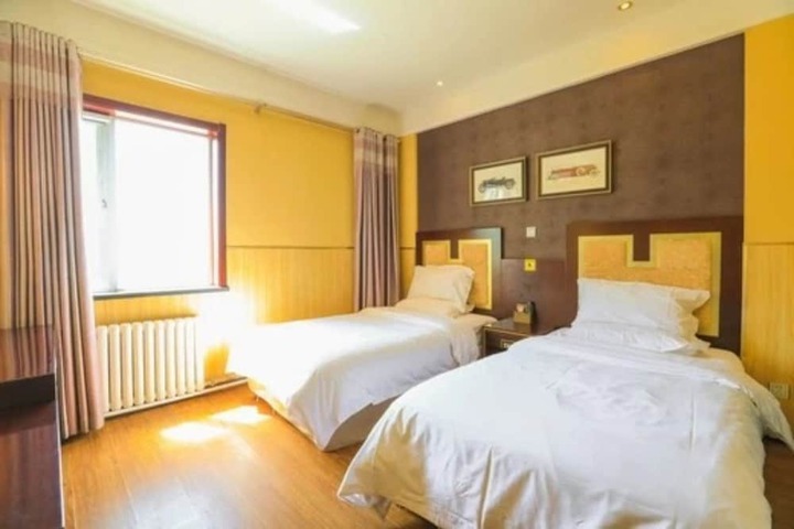 Room 7 of 24
