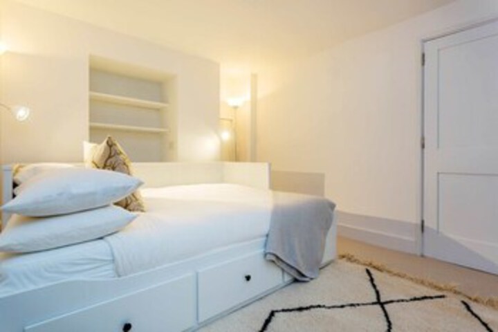 Room 18 of 26