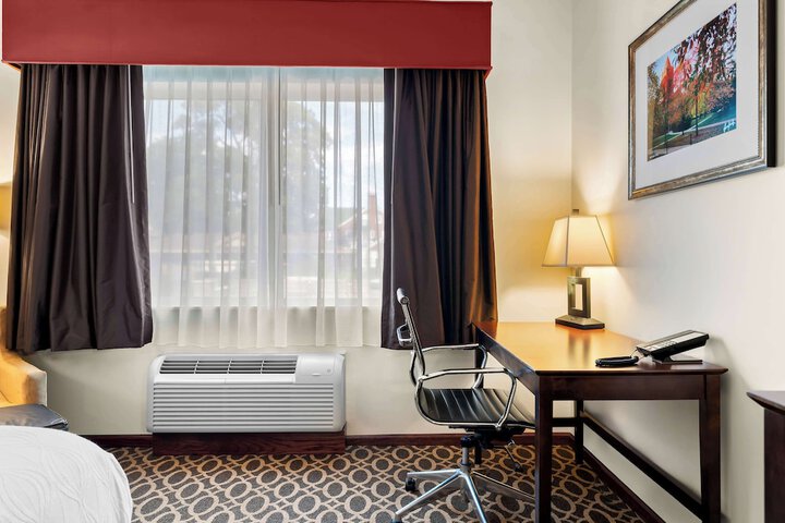 1 King Bed Introm Busns High Speed Iron Continental Breakfast (14 of 20)