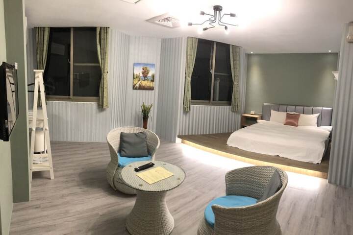 Room 6 of 48